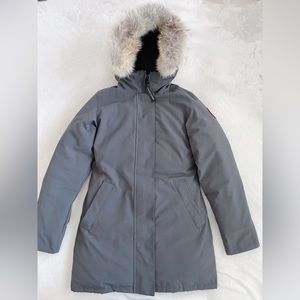 Like New Authentic Canada Goose Woman Victory Parka  -Size XS